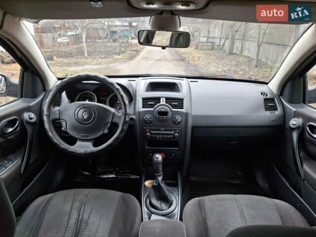 Чорний Рено Меган, об'ємом двигуна 1.6 л та пробігом 270 тис. км за 4000 $, фото 21 на Automoto.ua
