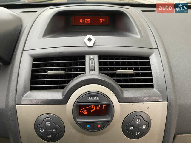 Чорний Рено Меган, об'ємом двигуна 1.6 л та пробігом 289 тис. км за 4200 $, фото 25 на Automoto.ua