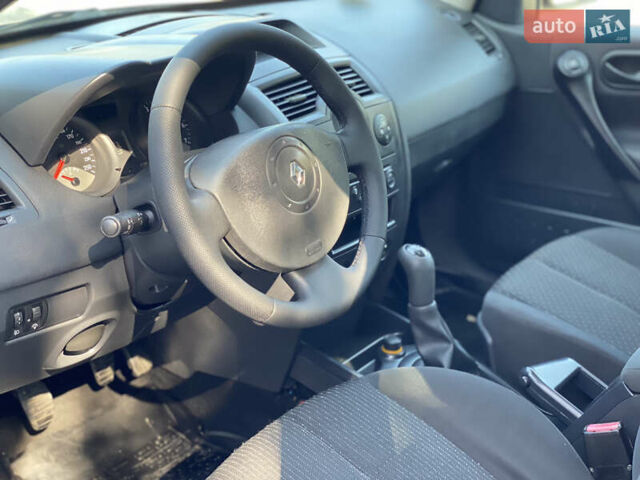 Черный Рено Меган, объемом двигателя 1.6 л и пробегом 230 тыс. км за 4599 $, фото 15 на Automoto.ua