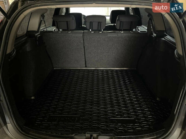 Чорний Рено Меган, об'ємом двигуна 1.46 л та пробігом 325 тис. км за 5300 $, фото 5 на Automoto.ua