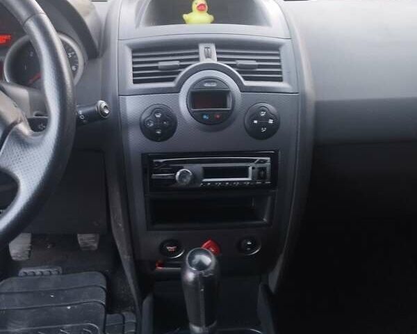 Черный Рено Меган, объемом двигателя 1.6 л и пробегом 250 тыс. км за 3600 $, фото 10 на Automoto.ua