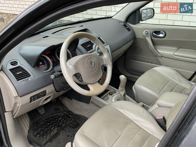 Чорний Рено Меган, об'ємом двигуна 1.6 л та пробігом 289 тис. км за 4200 $, фото 16 на Automoto.ua