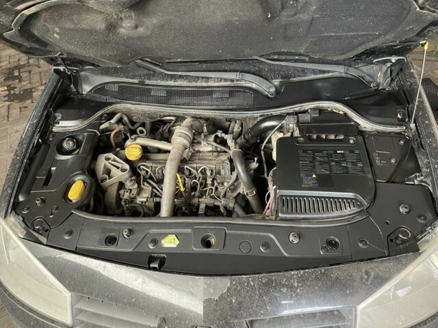 Чорний Рено Меган, об'ємом двигуна 1.5 л та пробігом 325 тис. км за 5300 $, фото 4 на Automoto.ua