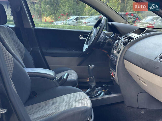 Черный Рено Меган, объемом двигателя 1.46 л и пробегом 292 тыс. км за 3999 $, фото 16 на Automoto.ua