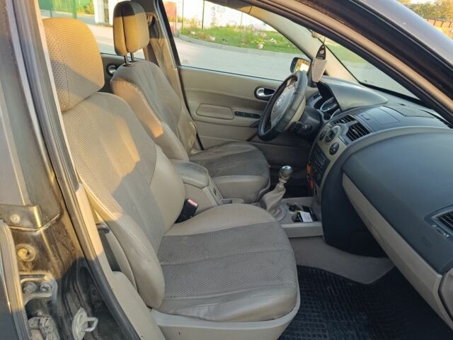 Черный Рено Меган, объемом двигателя 1.9 л и пробегом 400 тыс. км за 4100 $, фото 6 на Automoto.ua