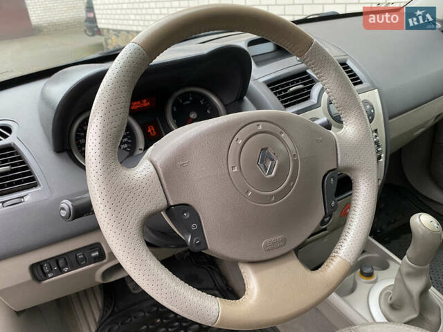 Чорний Рено Меган, об'ємом двигуна 1.6 л та пробігом 289 тис. км за 4200 $, фото 17 на Automoto.ua