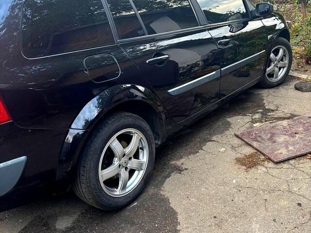 Черный Рено Меган, объемом двигателя 1.6 л и пробегом 251 тыс. км за 4500 $, фото 4 на Automoto.ua