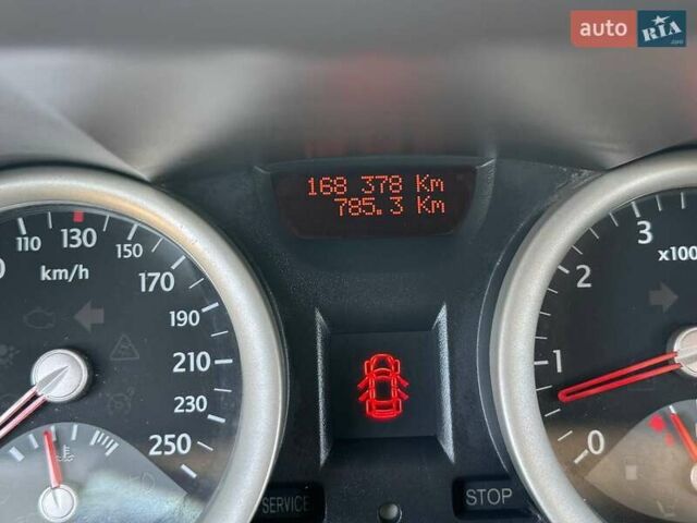 Черный Рено Меган, объемом двигателя 1.6 л и пробегом 168 тыс. км за 4950 $, фото 64 на Automoto.ua