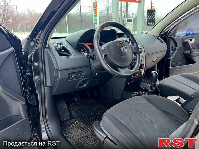 Черный Рено Меган, объемом двигателя 1.6 л и пробегом 250 тыс. км за 4800 $, фото 7 на Automoto.ua