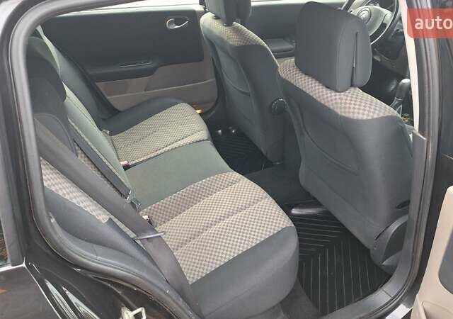 Черный Рено Меган, объемом двигателя 1.6 л и пробегом 230 тыс. км за 4950 $, фото 19 на Automoto.ua