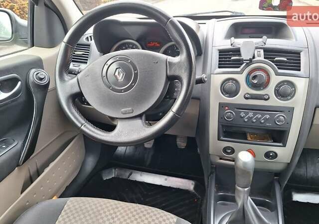 Черный Рено Меган, объемом двигателя 1.6 л и пробегом 230 тыс. км за 4950 $, фото 23 на Automoto.ua