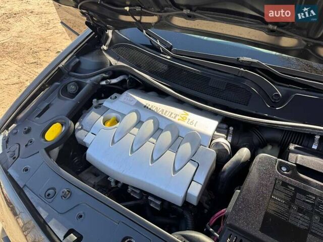 Черный Рено Меган, объемом двигателя 1.6 л и пробегом 168 тыс. км за 4950 $, фото 97 на Automoto.ua