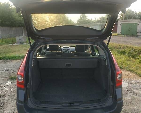 Черный Рено Меган, объемом двигателя 1.6 л и пробегом 244 тыс. км за 4600 $, фото 6 на Automoto.ua