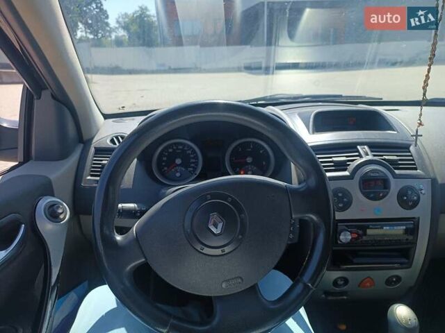 Рено Меган 2004 в Черновцах на Automoto.ua Черный Рено Меган, объемом двигателя 1.46 л и пробегом 407 тыс. км за 4300 $, фото 4 на Automoto.ua