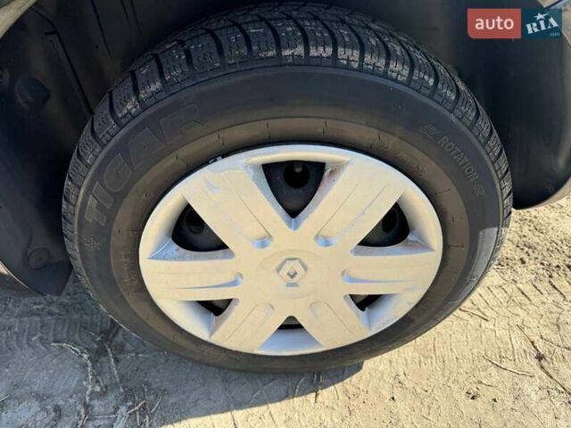 Черный Рено Меган, объемом двигателя 1.6 л и пробегом 168 тыс. км за 4950 $, фото 102 на Automoto.ua