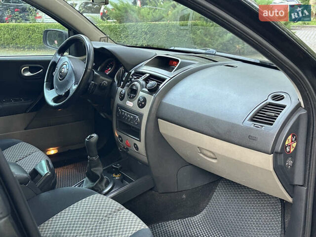 Черный Рено Меган, объемом двигателя 1.46 л и пробегом 292 тыс. км за 3999 $, фото 17 на Automoto.ua