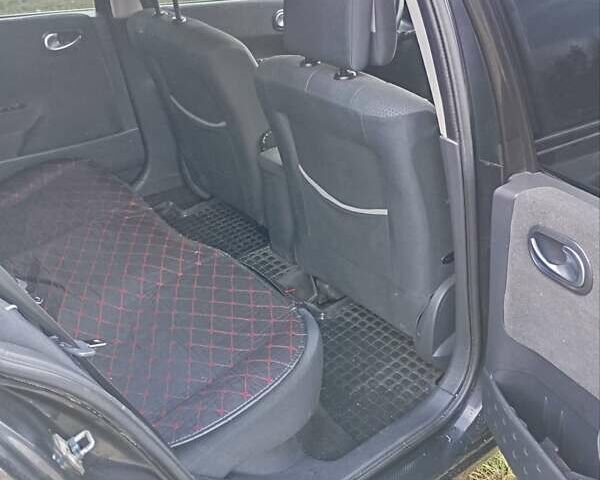 Черный Рено Меган, объемом двигателя 1.6 л и пробегом 255 тыс. км за 4500 $, фото 9 на Automoto.ua