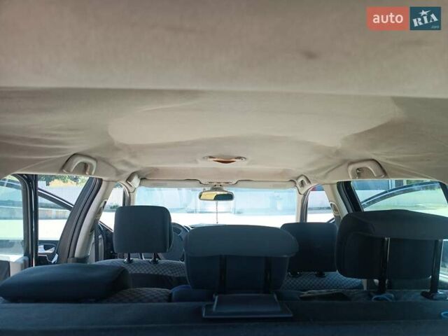 Рено Меган 2004 в Черновцах на Automoto.ua Черный Рено Меган, объемом двигателя 1.46 л и пробегом 407 тыс. км за 4300 $, фото 3 на Automoto.ua