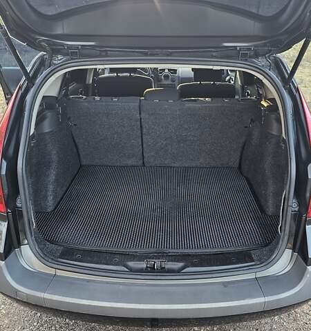 Черный Рено Меган, объемом двигателя 1.6 л и пробегом 237 тыс. км за 4900 $, фото 2 на Automoto.ua