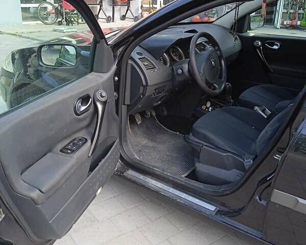 Черный Рено Меган, объемом двигателя 1.6 л и пробегом 250 тыс. км за 4900 $, фото 7 на Automoto.ua
