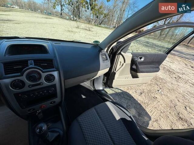 Черный Рено Меган, объемом двигателя 1.6 л и пробегом 168 тыс. км за 4950 $, фото 58 на Automoto.ua