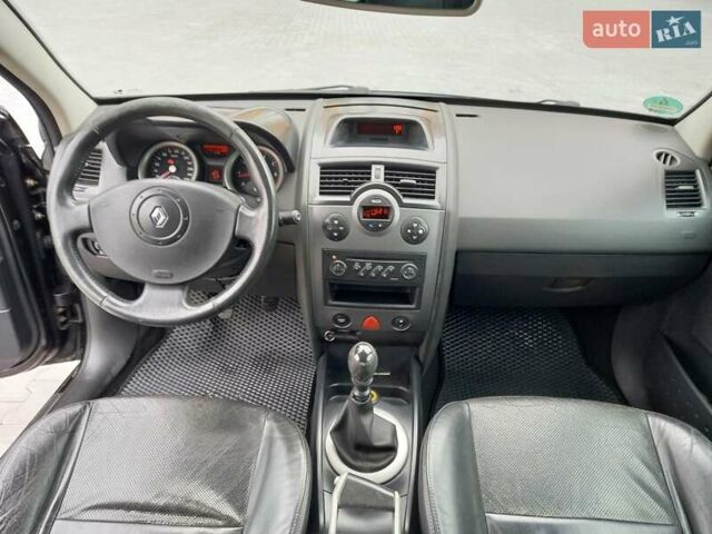 Чорний Рено Меган, об'ємом двигуна 2 л та пробігом 285 тис. км за 4200 $, фото 12 на Automoto.ua