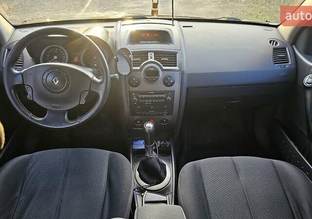 Черный Рено Меган, объемом двигателя 1.6 л и пробегом 237 тыс. км за 4900 $, фото 3 на Automoto.ua