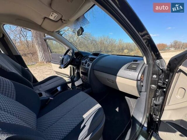 Черный Рено Меган, объемом двигателя 1.6 л и пробегом 168 тыс. км за 4950 $, фото 63 на Automoto.ua