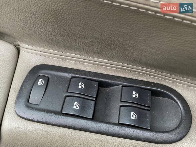 Чорний Рено Меган, об'ємом двигуна 1.6 л та пробігом 289 тис. км за 4200 $, фото 19 на Automoto.ua