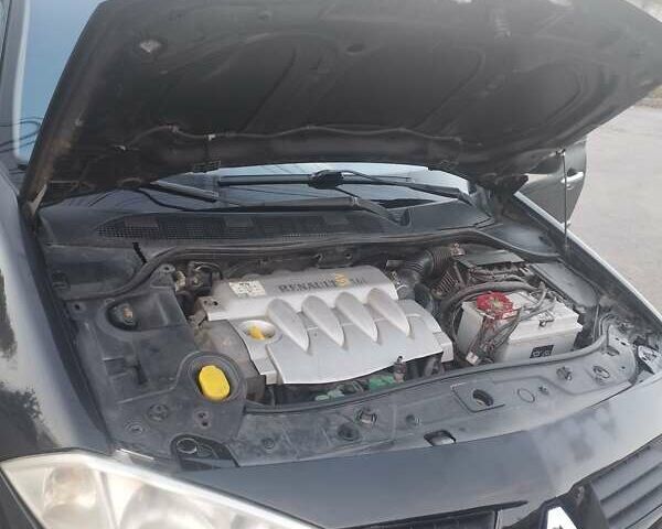 Черный Рено Меган, объемом двигателя 1.6 л и пробегом 250 тыс. км за 3600 $, фото 12 на Automoto.ua