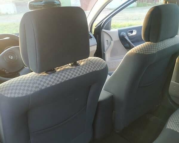 Черный Рено Меган, объемом двигателя 1.6 л и пробегом 244 тыс. км за 4600 $, фото 7 на Automoto.ua