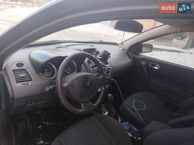 Черный Рено Меган, объемом двигателя 1.6 л и пробегом 200 тыс. км за 5000 $, фото 7 на Automoto.ua