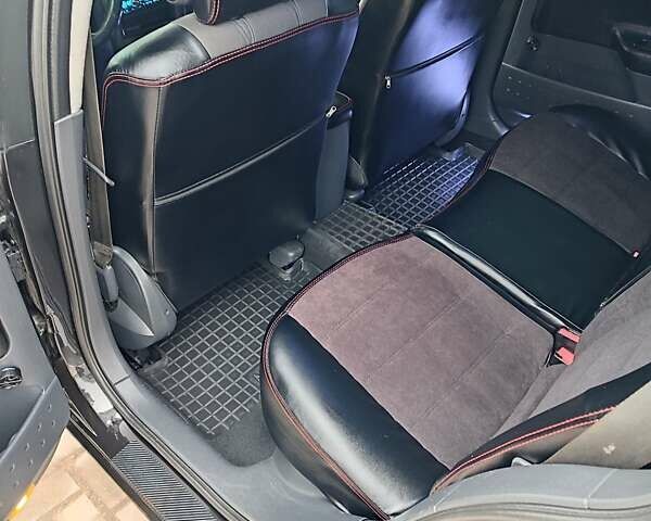 Черный Рено Меган, объемом двигателя 1.6 л и пробегом 206 тыс. км за 6300 $, фото 11 на Automoto.ua