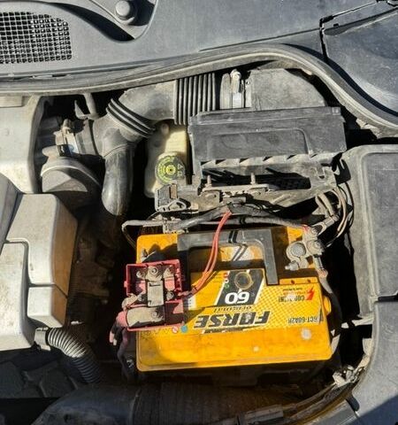 Черный Рено Меган, объемом двигателя 1.6 л и пробегом 275 тыс. км за 4800 $, фото 35 на Automoto.ua