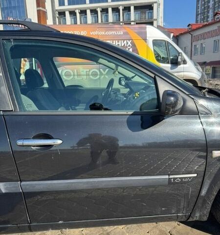 Черный Рено Меган, объемом двигателя 1.6 л и пробегом 275 тыс. км за 4800 $, фото 6 на Automoto.ua