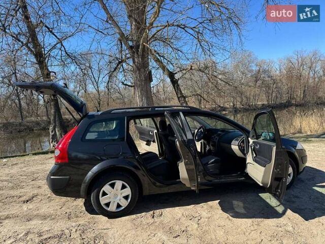 Черный Рено Меган, объемом двигателя 1.6 л и пробегом 168 тыс. км за 4950 $, фото 89 на Automoto.ua