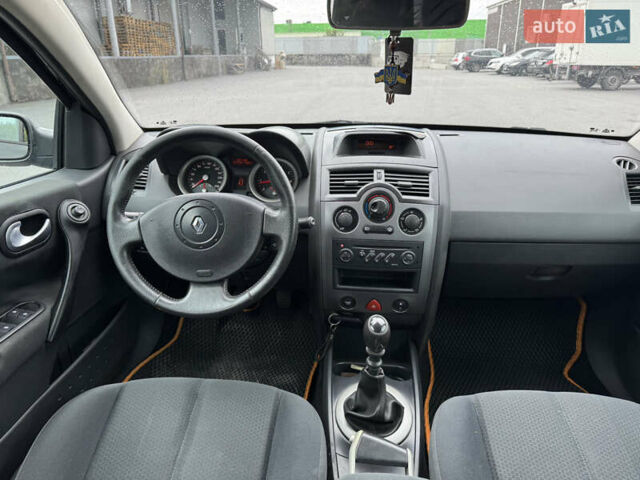 Рено Меган 2004 у Вінниці на Automoto.ua Чорний Рено Меган, об'ємом двигуна 2 л та пробігом 270 тис. км за 4450 $, фото 16 на Automoto.ua