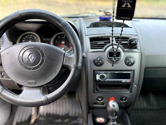 Рено Меган 2004 у Сумах на Automoto.ua Чорний Рено Меган, об'ємом двигуна 1.9 л та пробігом 200 тис. км за 3200 $, фото 7 на Automoto.ua