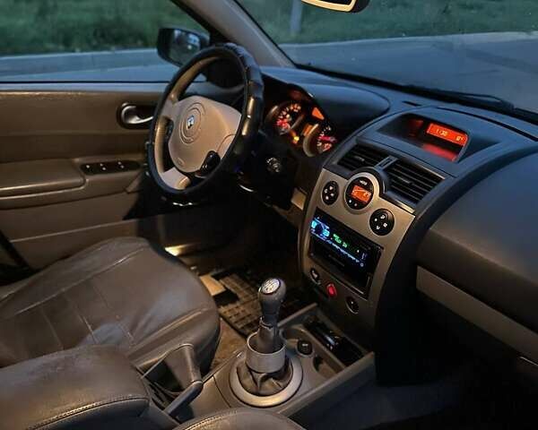 Чорний Рено Меган, об'ємом двигуна 2 л та пробігом 285 тис. км за 4800 $, фото 12 на Automoto.ua