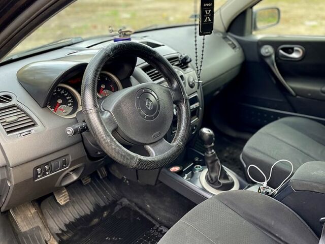 Рено Меган 2004 у Сумах на Automoto.ua Чорний Рено Меган, об'ємом двигуна 1.9 л та пробігом 200 тис. км за 3200 $, фото 6 на Automoto.ua