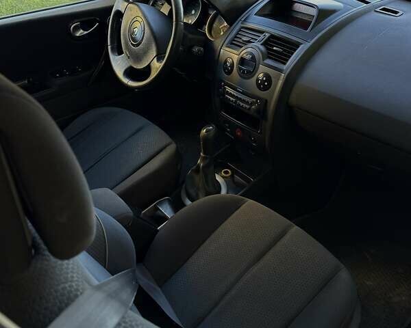 Черный Рено Меган, объемом двигателя 1.6 л и пробегом 250 тыс. км за 3900 $, фото 5 на Automoto.ua