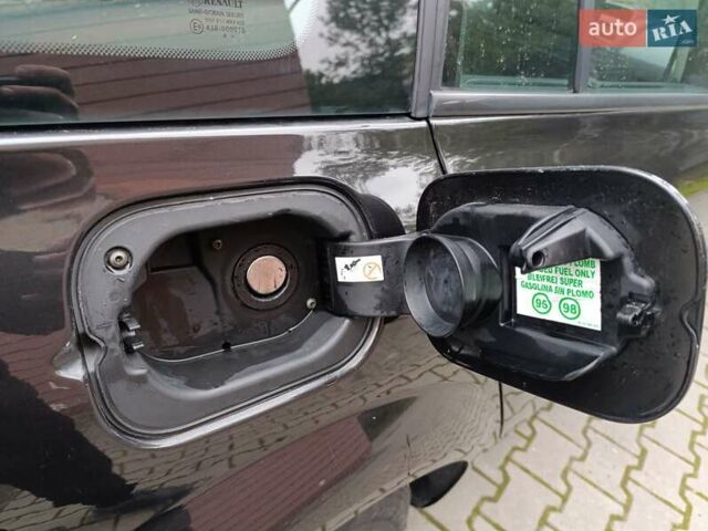 Черный Рено Меган, объемом двигателя 1.6 л и пробегом 223 тыс. км за 4399 $, фото 13 на Automoto.ua