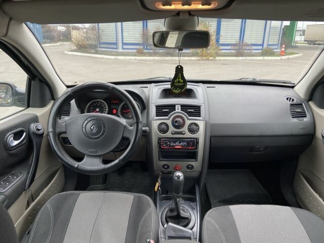 Черный Рено Меган, объемом двигателя 1.4 л и пробегом 140 тыс. км за 4900 $, фото 13 на Automoto.ua