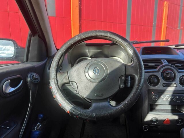 Черный Рено Меган, объемом двигателя 1.5 л и пробегом 330 тыс. км за 4990 $, фото 12 на Automoto.ua