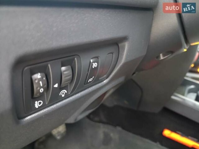 Черный Рено Меган, объемом двигателя 1.6 л и пробегом 223 тыс. км за 4399 $, фото 20 на Automoto.ua