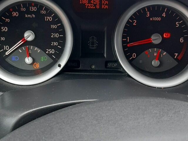 Чорний Рено Меган, об'ємом двигуна 1.6 л та пробігом 206 тис. км за 5700 $, фото 6 на Automoto.ua