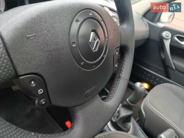 Черный Рено Меган, объемом двигателя 1.6 л и пробегом 223 тыс. км за 4399 $, фото 21 на Automoto.ua