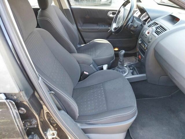 Черный Рено Меган, объемом двигателя 1.6 л и пробегом 265 тыс. км за 4200 $, фото 4 на Automoto.ua