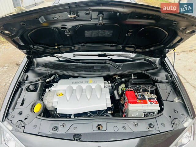 Чорний Рено Меган, об'ємом двигуна 1.6 л та пробігом 208 тис. км за 4850 $, фото 24 на Automoto.ua