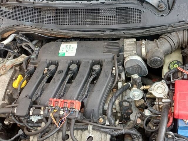 Чорний Рено Меган, об'ємом двигуна 2 л та пробігом 300 тис. км за 5300 $, фото 7 на Automoto.ua